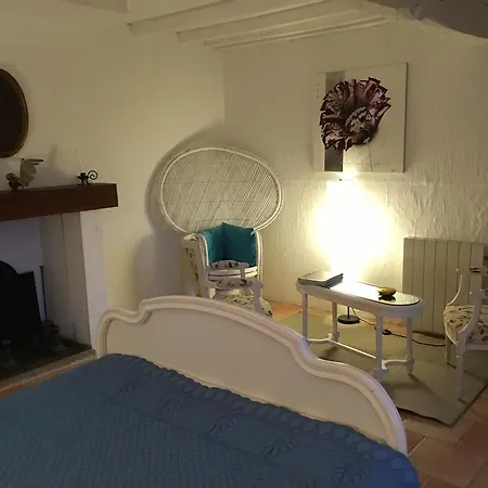 فندق مبيت وإفطار D'hotes Les Minardelles فيك-فيزينساك