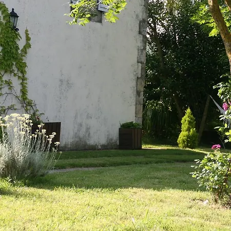 فندق مبيت وإفطار D'hotes Les Minardelles فيك-فيزينساك